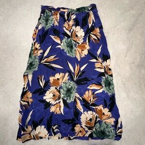 3/$30‎  Vintage Floral Midi Skirt
